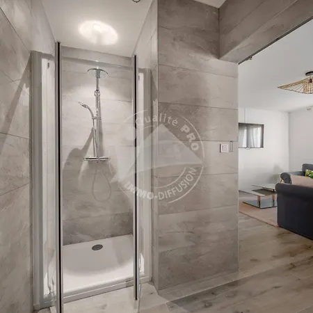 As15280 - P3 Face à La Avec Garage Privé à 2 Pas Du Centre * Le Grau-du-Roi