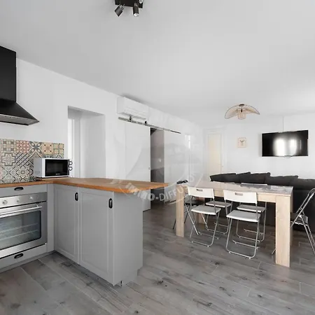 Apartment As15280 - P3 Face A La Avec Garage Prive A 2 Pas Du Centre